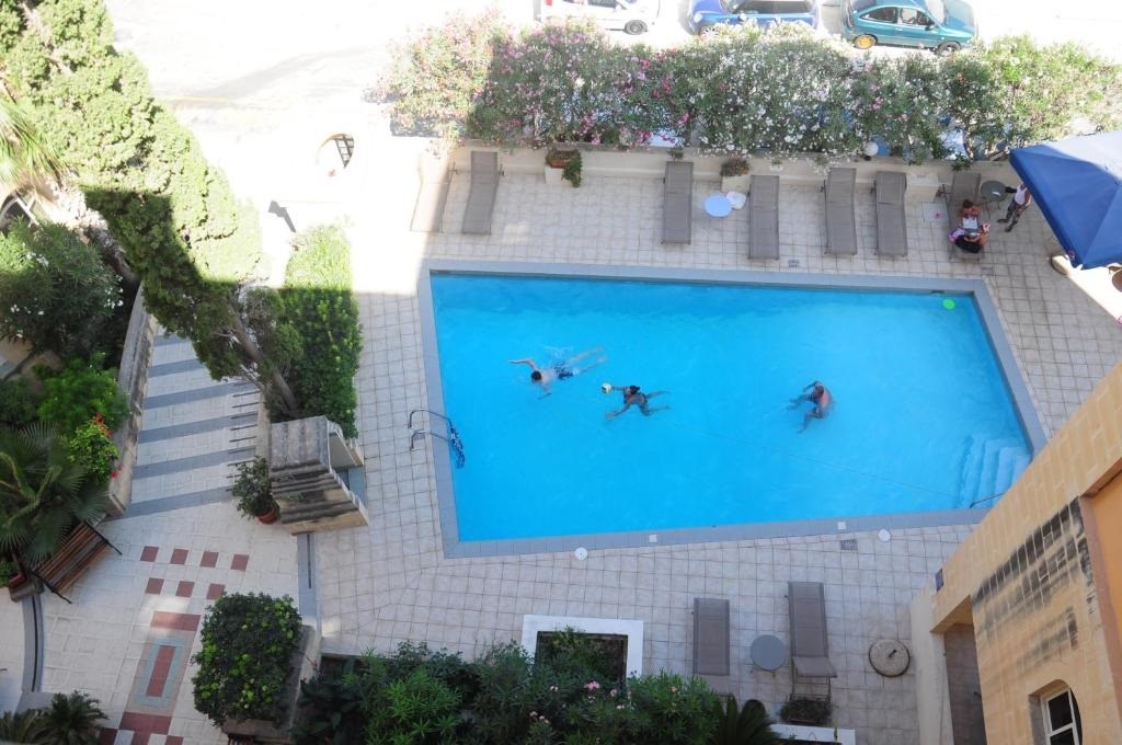 superior-double-or-twin-with-pool-view
